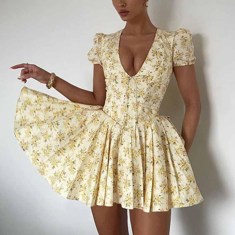 Damen gefüttertes Sommerkleid mit V-Ausschnitt und Puffärmeln Heidi-Mode