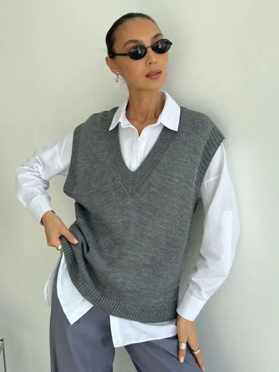 Damen Strickweste mit V-Ausschnitt und modernen Details Heidi-Mode