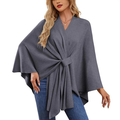 Damen eleganter Strickponcho mit raffinierten Drapierungen und Taillengürtel Heidi-Mode