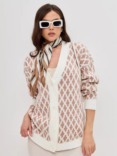 Damen Strickjacke mit modernem grafischen Muster und entspannter Passform Heidi-Mode