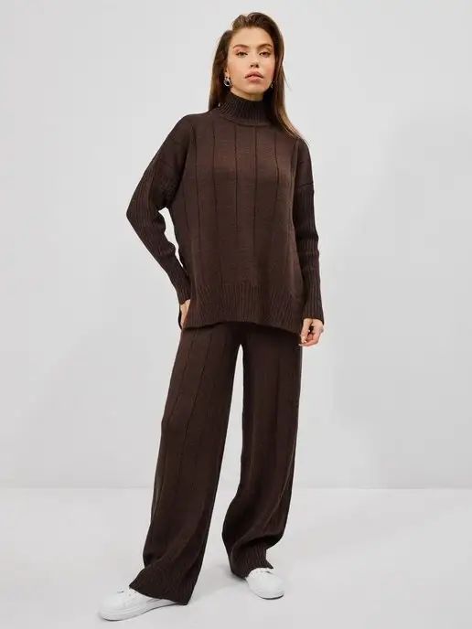 Damen lässiger Strickanzug mit hochgeschlossenem Kragen und elegantem Rippenmuster Heidi-Mode