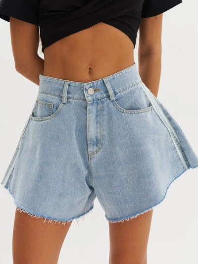 Damen lässige Denim-Shorts mit seitlichen Kontraststreifen und fransigen Saum Heidi-Mode