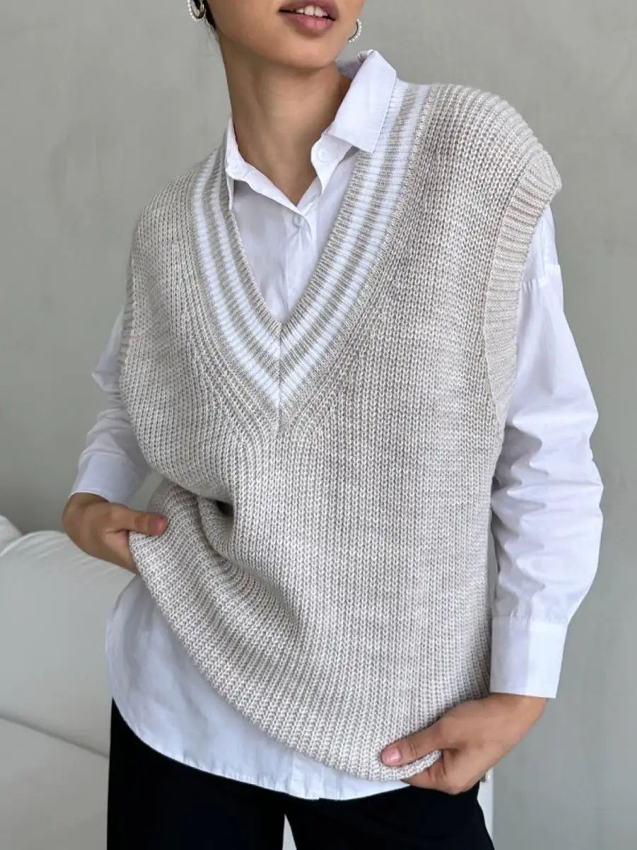 Damen Strickweste mit V-Ausschnitt und sportlichen Akzenten Heidi-Mode