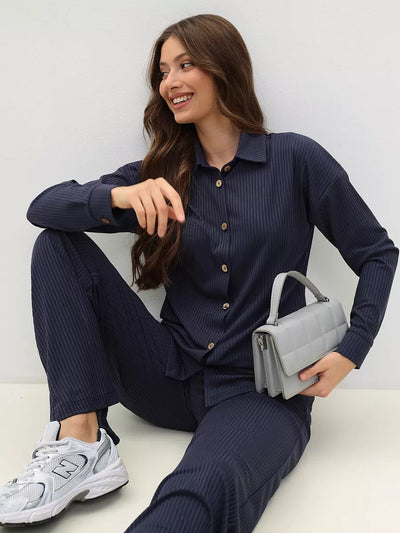 Damen gestreiftes Komfort-Set mit Knopfverschluss und lässigem Schnitt Heidi-Mode