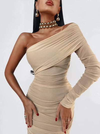 Damen figurbetontes One-Shoulder Kleid mit raffiniertem Drapé und transparentem Ärmeln Heidi-Mode