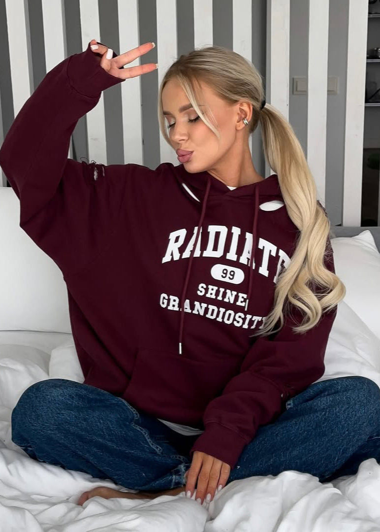 Oversized Hoodie Damen – Burgundy Kapuzenpullover mit Print & Rissen