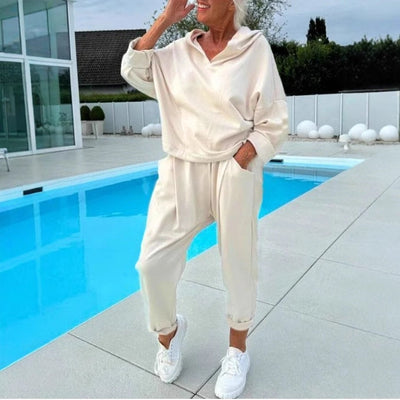 Damen lässiges Sweat-Outfit mit Kapuze und praktischen Taschen Heidi-Mode