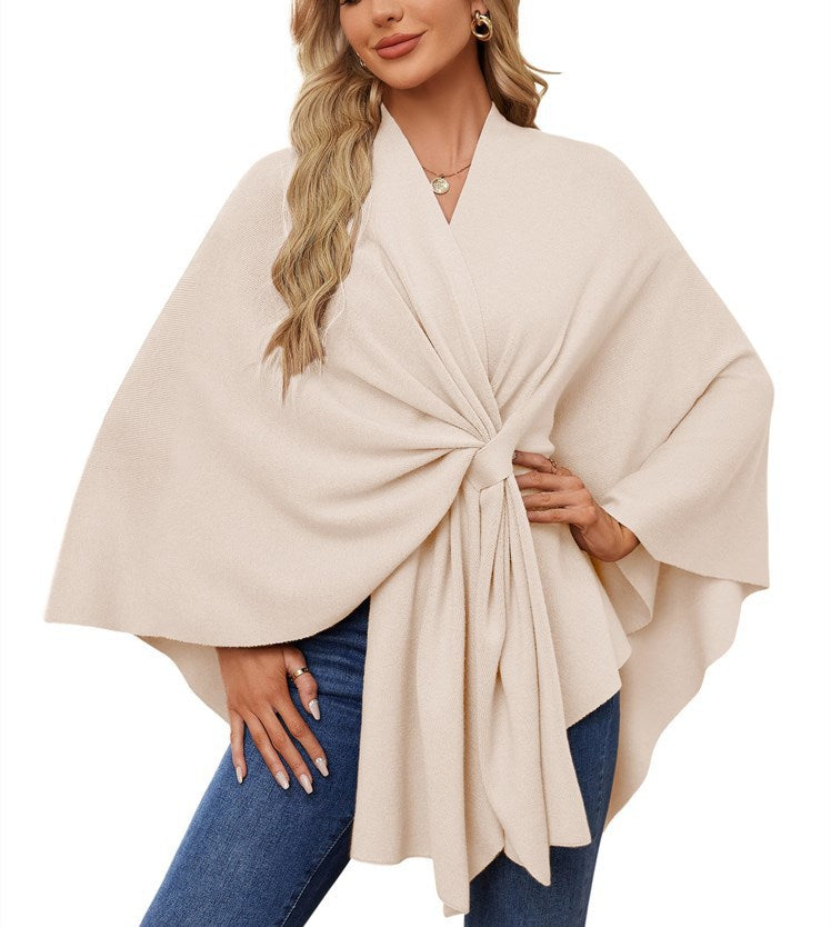 Damen eleganter Strickponcho mit raffinierten Drapierungen und Taillengürtel Heidi-Mode
