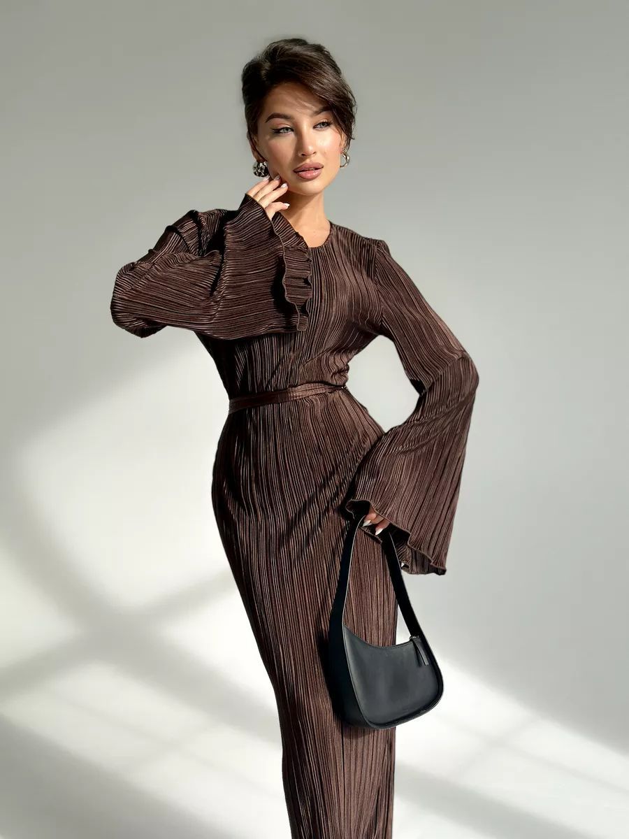 Damen luxuriöses Plisseekleid mit weitem Schlagärmeln und elegantem Schnitt Heidi-Mode