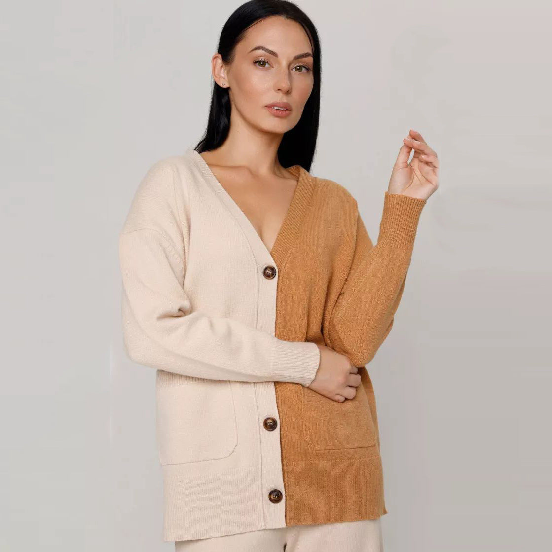 Damen lässiger Strickcardigan mit tiefem V-Ausschnitt und praktischen Taschen Heidi-Mode