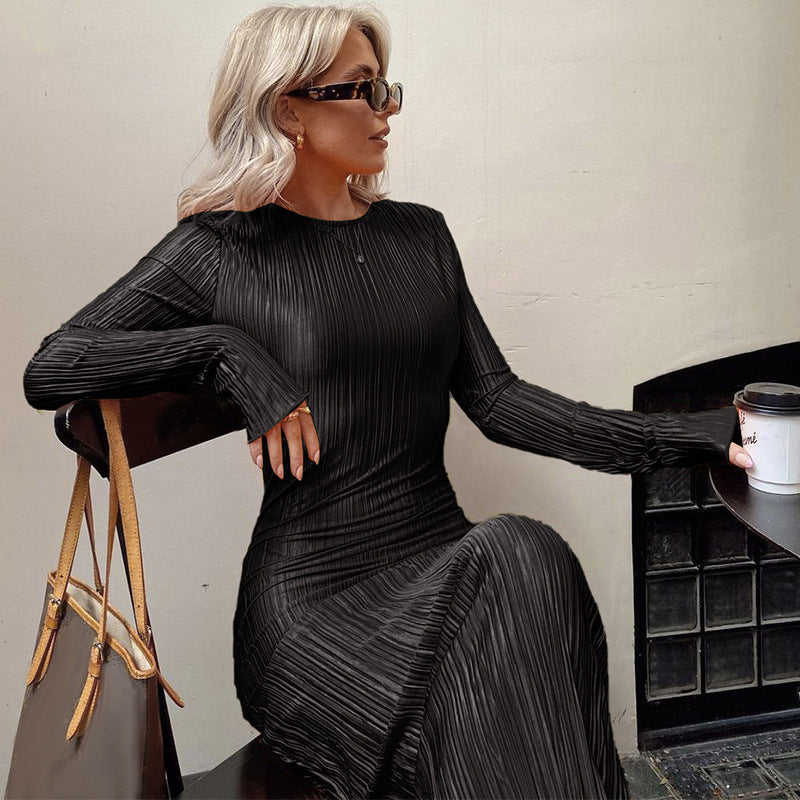 Damen elegantes Faltenkleid mit langen, ausgestellten Ärmeln und raffinierter Struktur Heidi-Mode