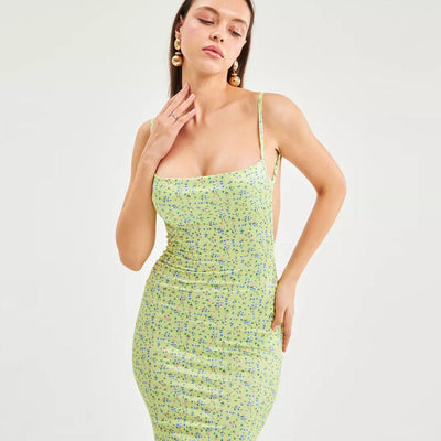 Damen figurbetontes Sommerkleid mit zartem Blumenmuster und Spaghettiträger Heidi-Mode
