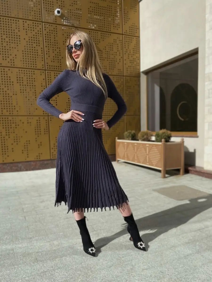 Damen elegantes Strickkleid mit feiner Rippstruktur und asymmetrischem Saum Heidi-Mode