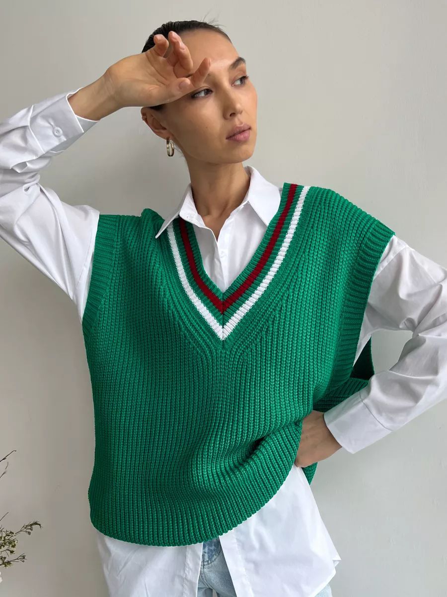 Damen Strickweste mit V-Ausschnitt und sportlichen Akzenten Heidi-Mode