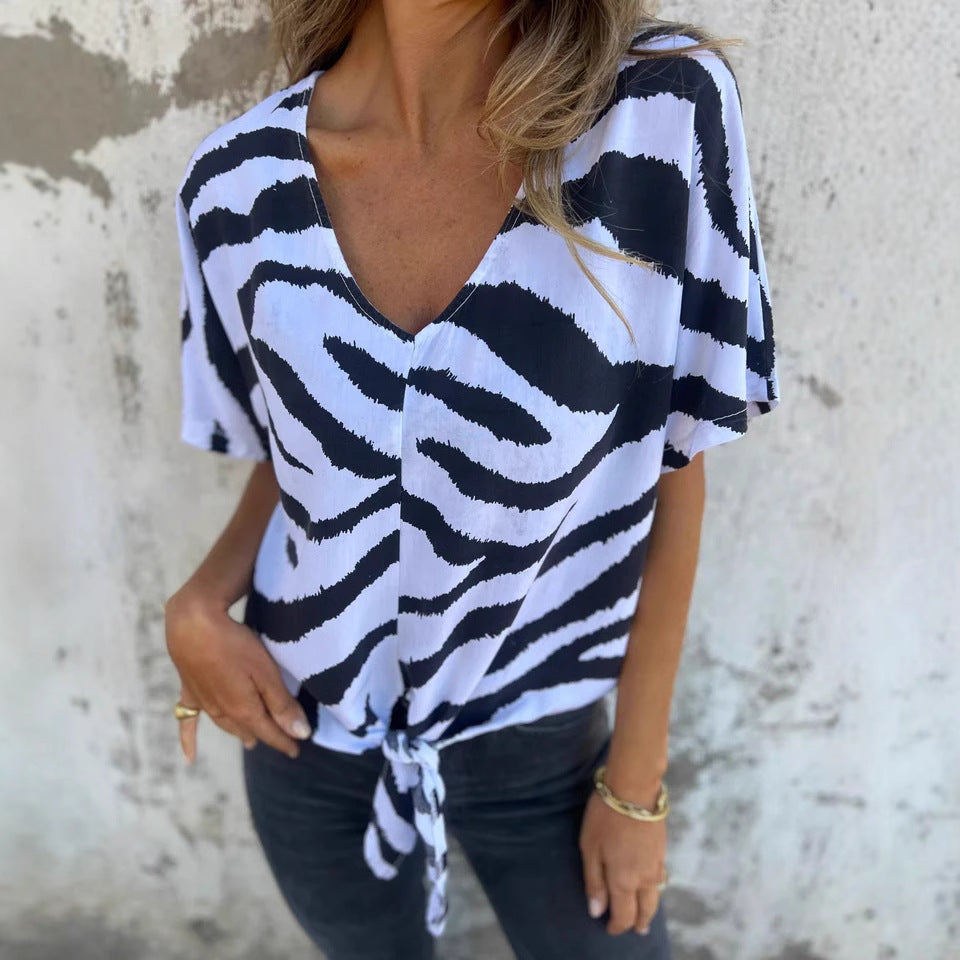 Damen Kurzarmbluse mit modischem Knotendetail und einzigartigem Zebra-Druck Heidi-Mode