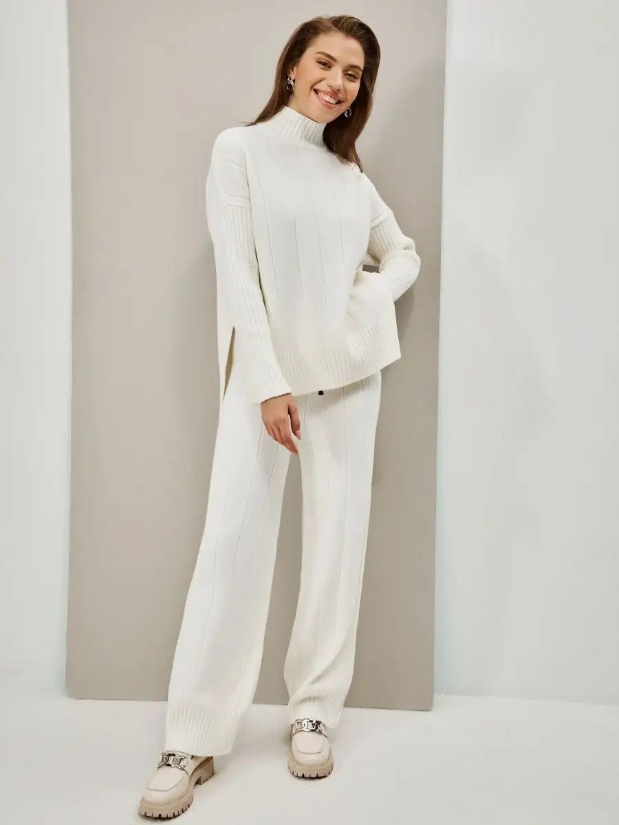 Damen lässiger Strickanzug mit hochgeschlossenem Kragen und elegantem Rippenmuster Heidi-Mode