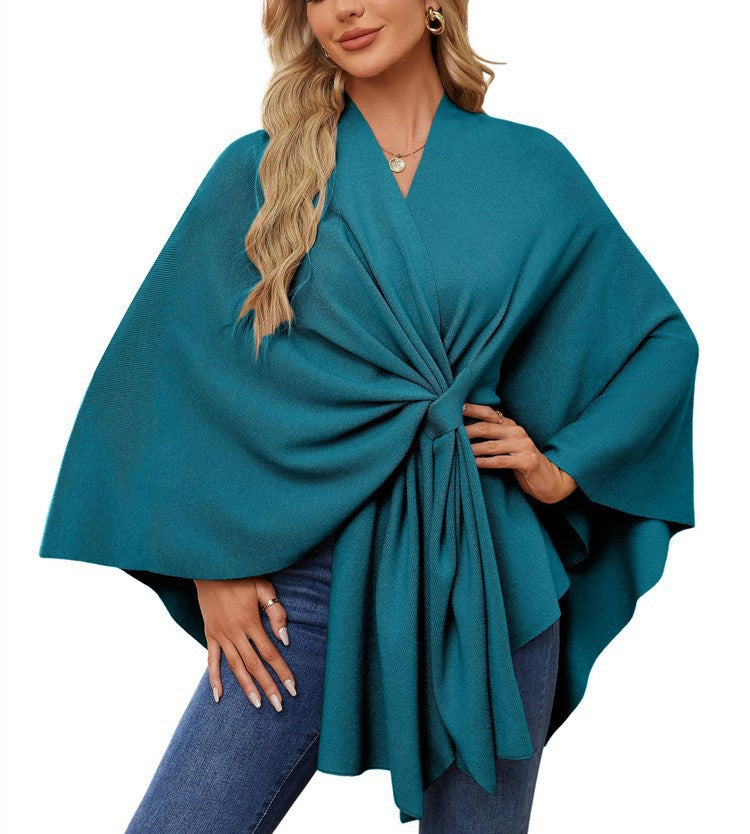 Damen eleganter Strickponcho mit raffinierten Drapierungen und Taillengürtel Heidi-Mode