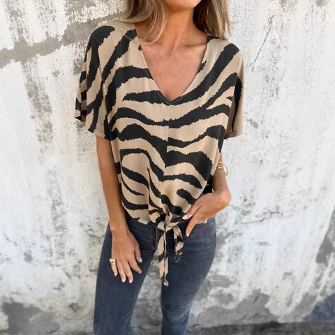 Damen Kurzarmbluse mit modischem Knotendetail und einzigartigem Zebra-Druck Heidi-Mode