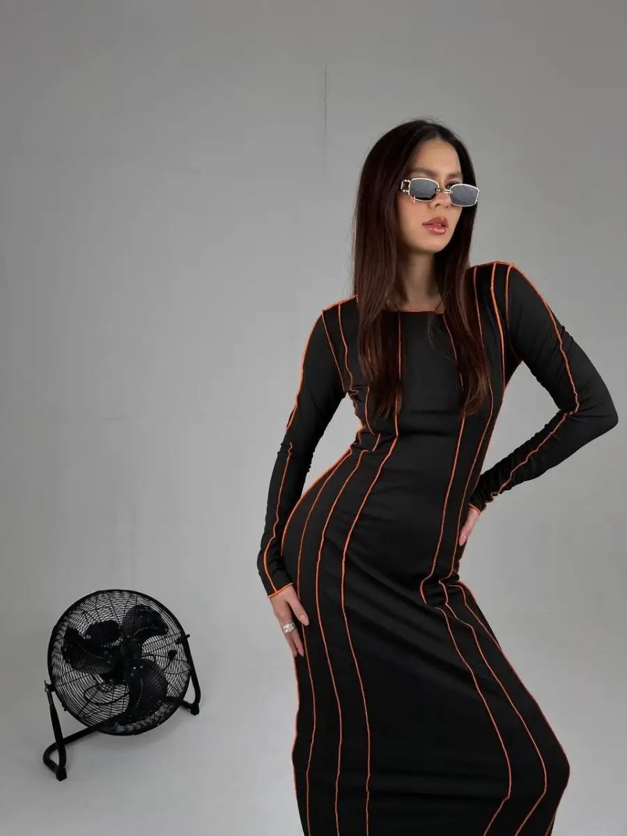 Damen figurbetontes Midikleid mit modernen Streifen und langen Ärmeln Heidi-Mode