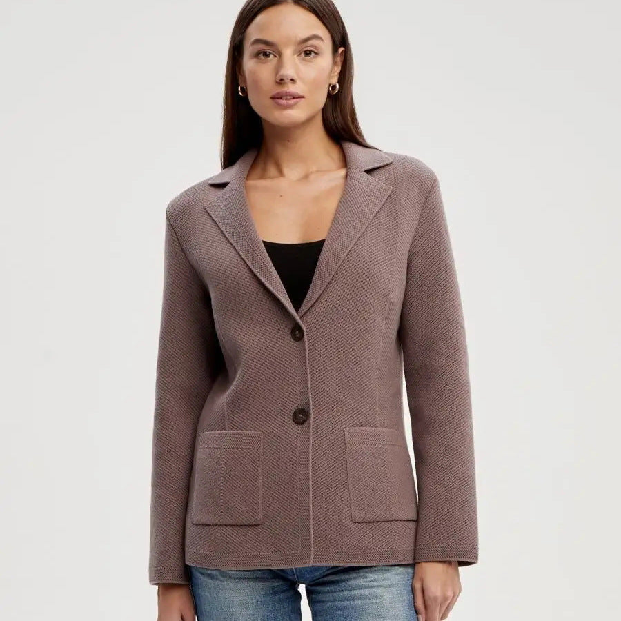 Damen strukturierte Blazerjacke mit elegantem Revers und funktionalen Taschen Heidi-Mode