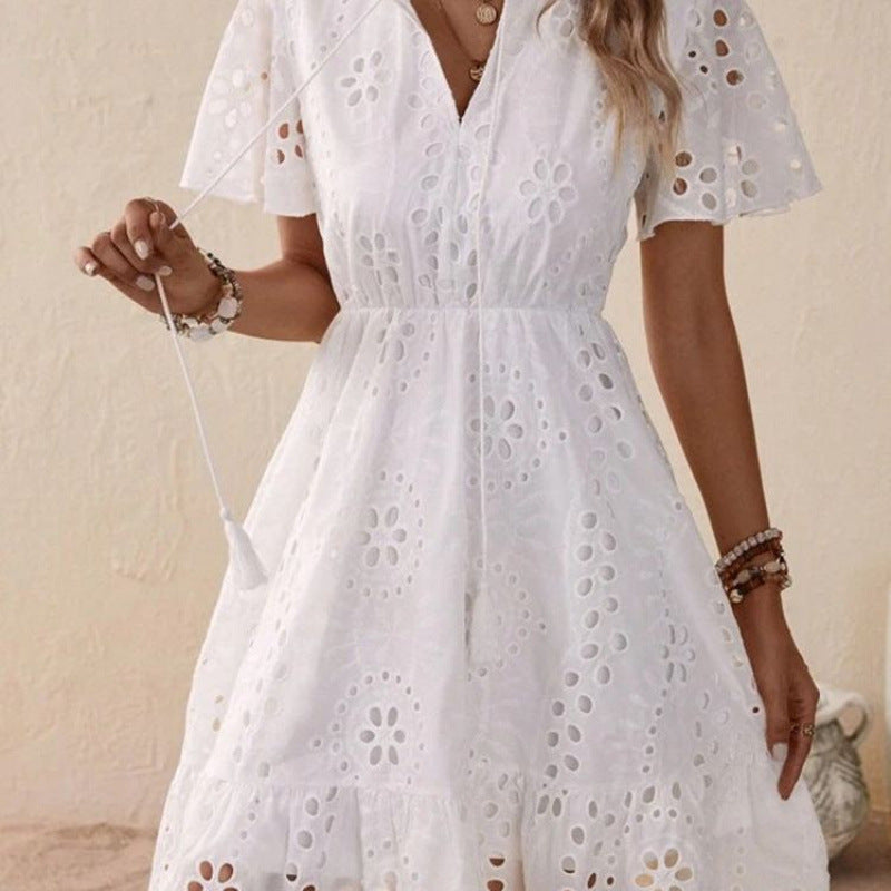 Weißes Sommerkleid mit Broderie – Kurzarm-Kleid aus Baumwolle im Boho-Stil