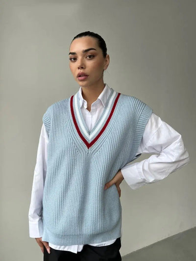 Damen Strickweste mit V-Ausschnitt und sportlichen Akzenten Heidi-Mode