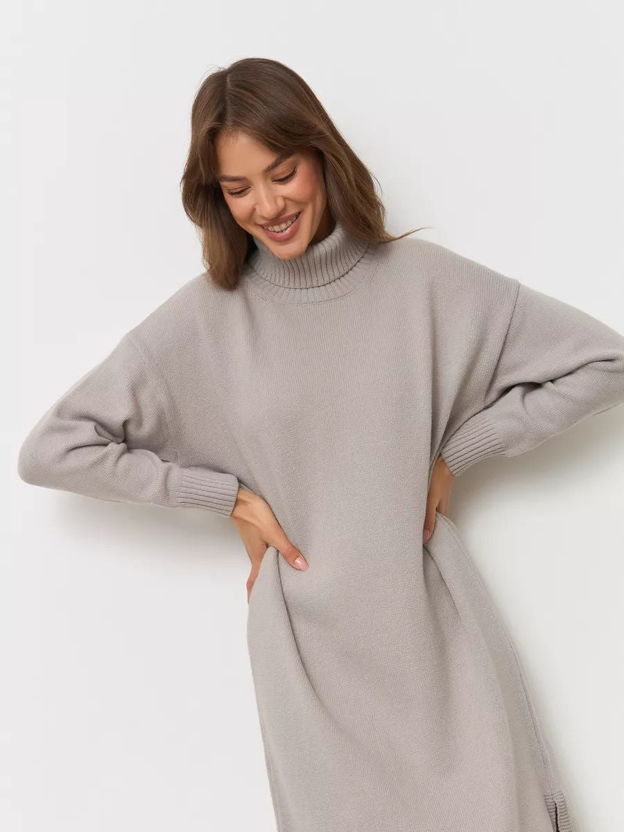 Damen gemütliches Strickkleid mit hohem Rollkragen und seitlichem Schlitz Heidi-Mode