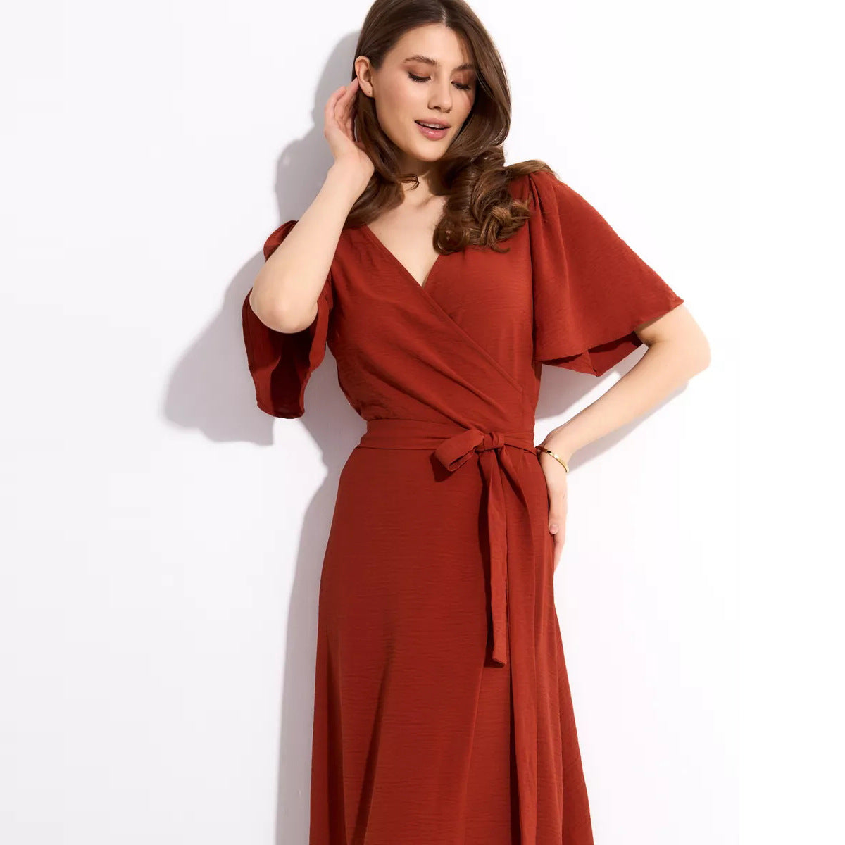 Damen Wickelkleid mit voluminösen Ärmeln und tiefem Schlitz Heidi-Mode