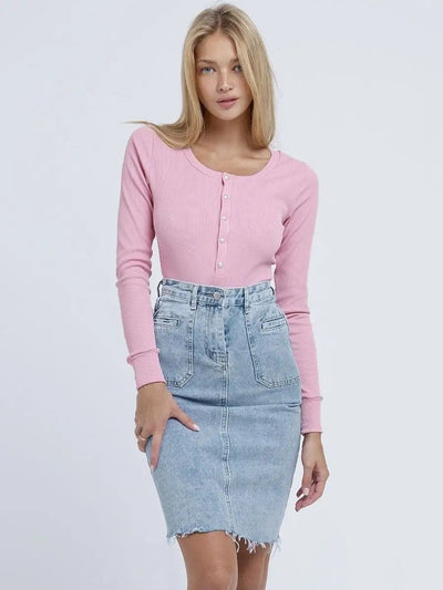 Damen langärmeliger Bodysuit mit strukturiertem Design und modischen Knopfdetails Heidi-Mode