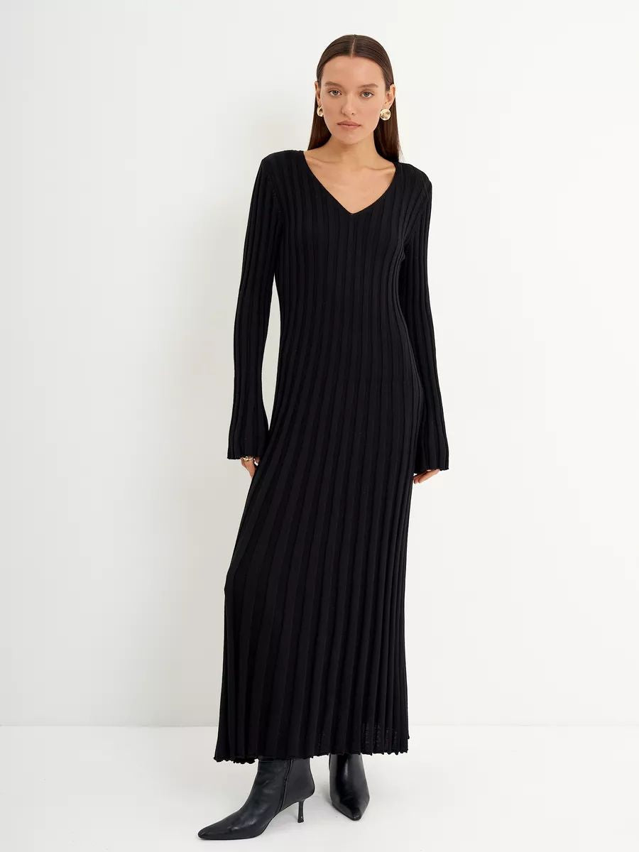 Damen Maximales Strickkleid mit V-Ausschnitt und elegantem Rippmuster Heidi-Mode