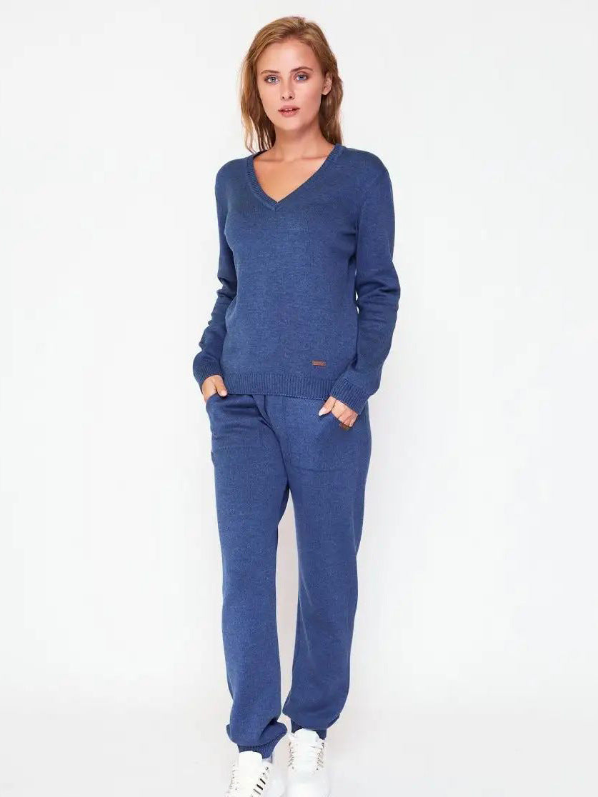Damen Strickpullover mit tiefem V-Ausschnitt und bequemen Hosen Heidi-Mode
