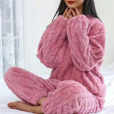 Verwöhnen Sie sich mit dem schönen und bequemen Pyjama-Set ROSA