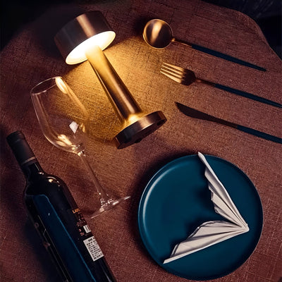 RetroLight - Stylische LED-Restaurant-Tischlampe mit kabellosem USB-Ladegerät