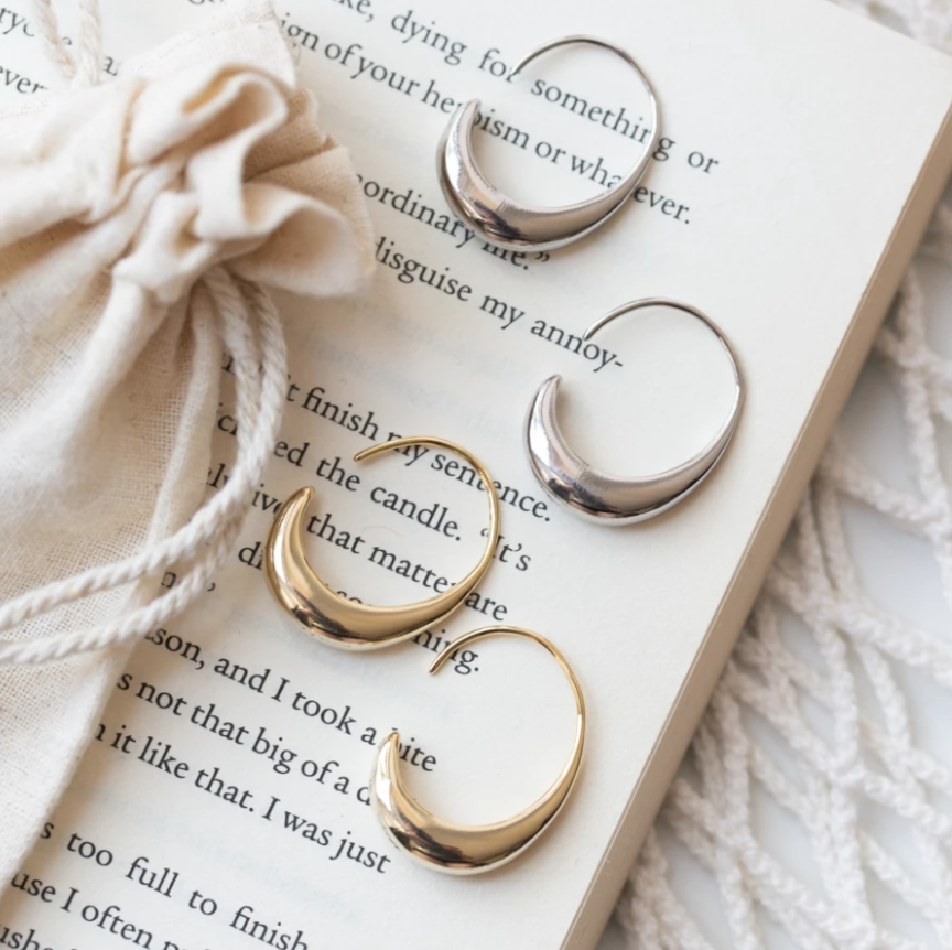 Luxuriöse Goldohrringe