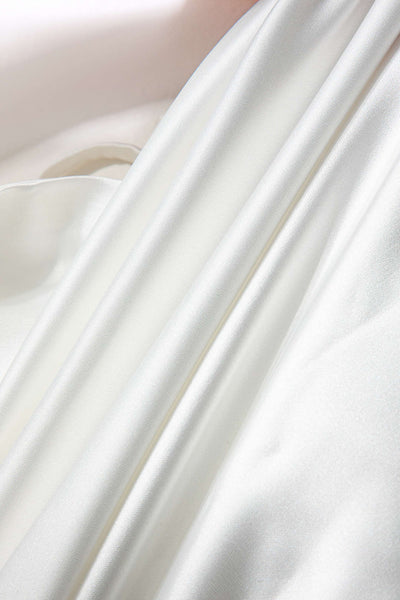 Elizabeth | Ein Stück Satin-Top mit verstellbaren Schnürträgern & Knotendetail