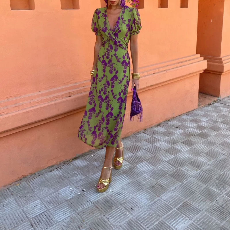 Betty – Langes elegantes Slim V-Ausschnitt Kleid mit Farbkontrast und kurzen Ärmeln