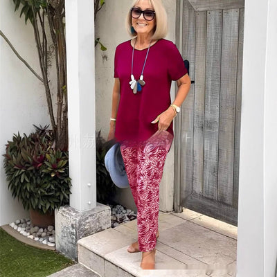 Judith – Kurzärmliges Bedrucktes Oberteil und Hose im Soliden Farbdesign