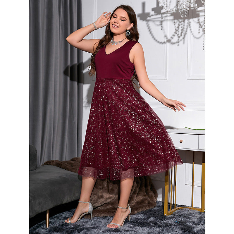Amy – Slim Polka-Dot Kleid mit V-Ausschnitt