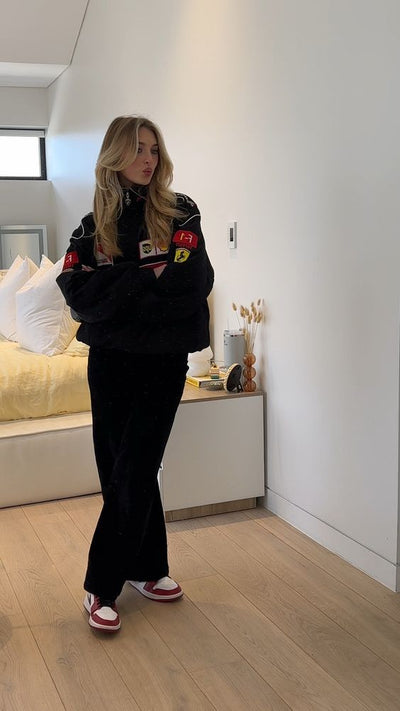 Karolin | Sportliche Ferrari-Rennfahrerjacke