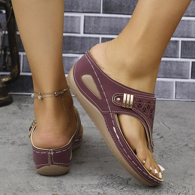 Tiara - Stilvolle Keilsandalette