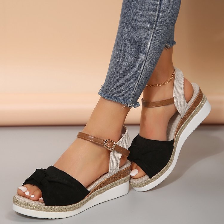 Audrey – Dicksohlige Bogen Sandalen aus veganem Leder für den Sommer