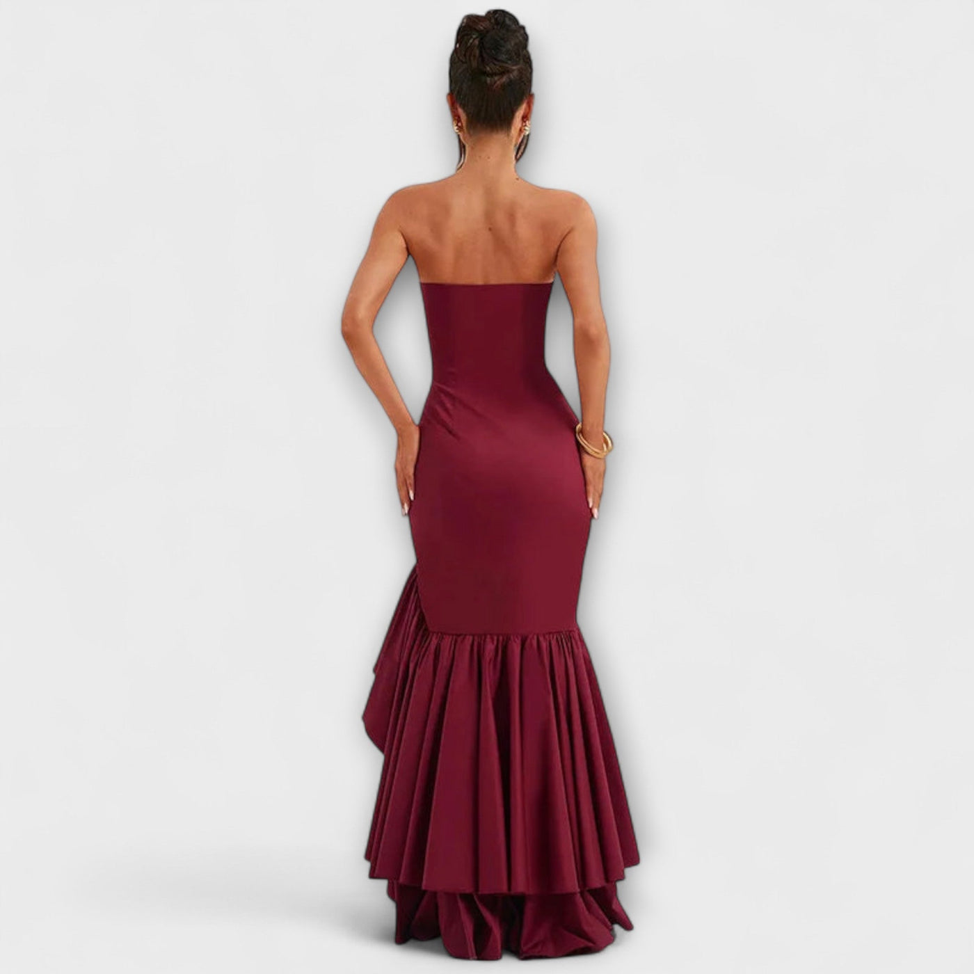 Zuri - Asymmetrisches Off-Shoulder Maxi-Kleid in Slim Fit