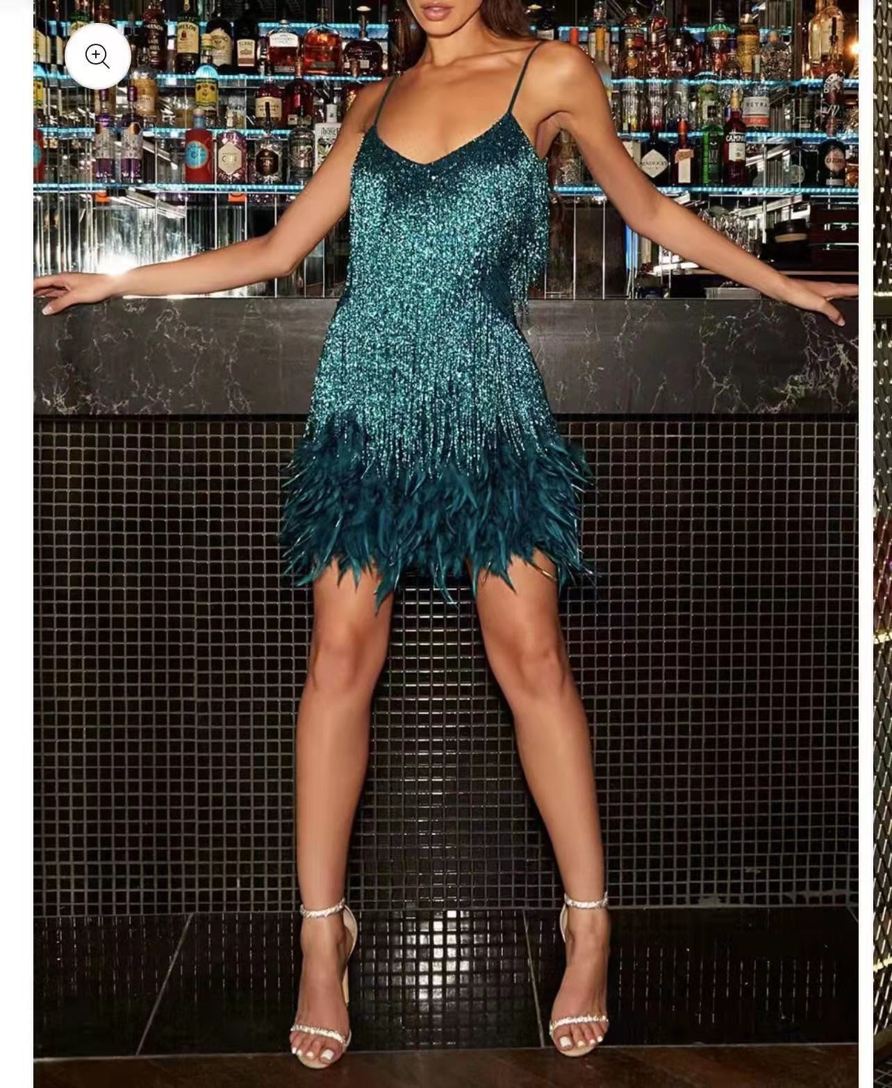 Damen Partykleid im Sling-Stil mit Fransen und Federn – Glamouröses Abendkleid für festliche Anlässe