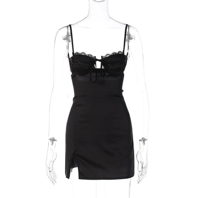 Patricia – V-Ausschnitt Kleid mit Spitzenbesatz und Schlitz für heiße Mädchen