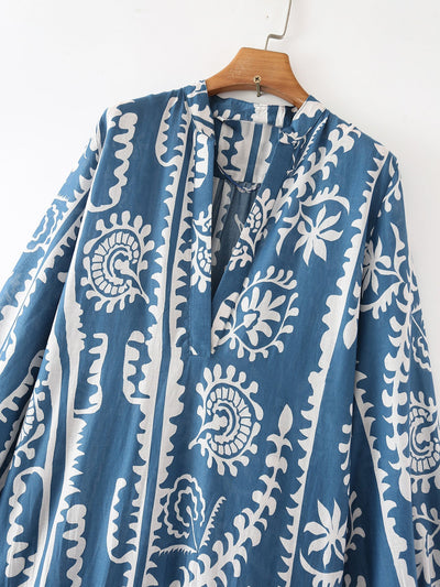 Mary – Modisches Kleid mit temperamentvollem Lagen-Stitching und Druck