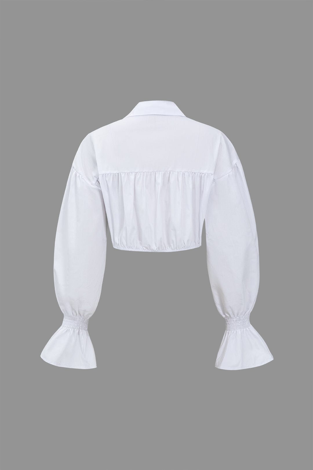 Sunniva | Cropped-Hemd mit Denim-Korsagen und voluminösen Ärmeln