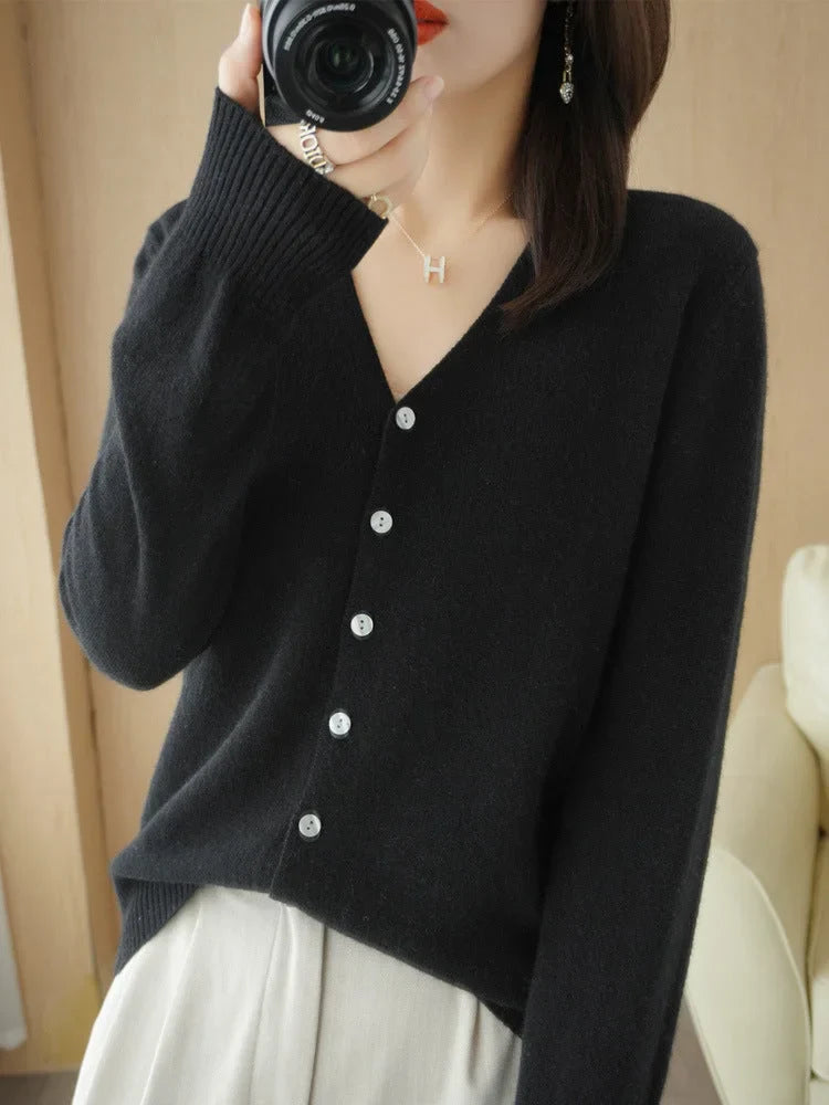 Damen Strickjacke mit V-Ausschnitt und Knopfleiste