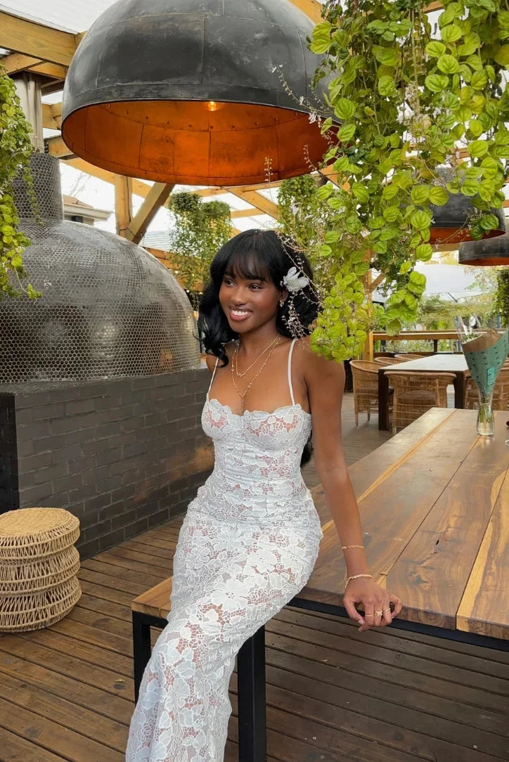 Weißes Maxikleid für Damen mit Spagetti-Trägern