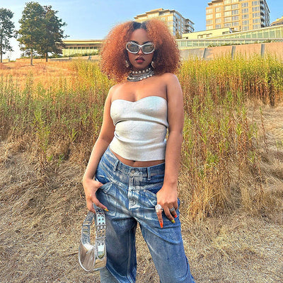 Charlotte – Schlichtes, ärmelloses, cropped Oberteil in Gold mit glänzender Oberfläche