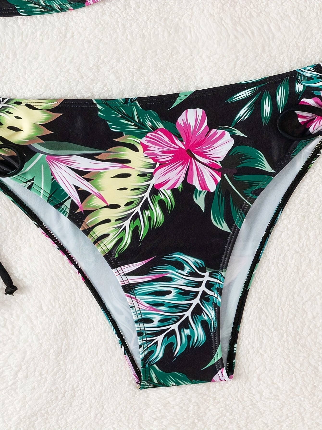 Fiora | Bikini mit Stützstäbchen und tropischem Blumenmuster für den Sommer